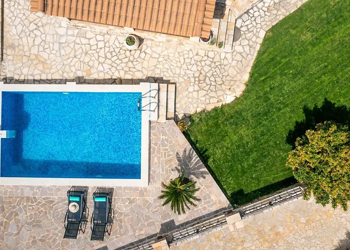 La Isla With Private Pool Villa *