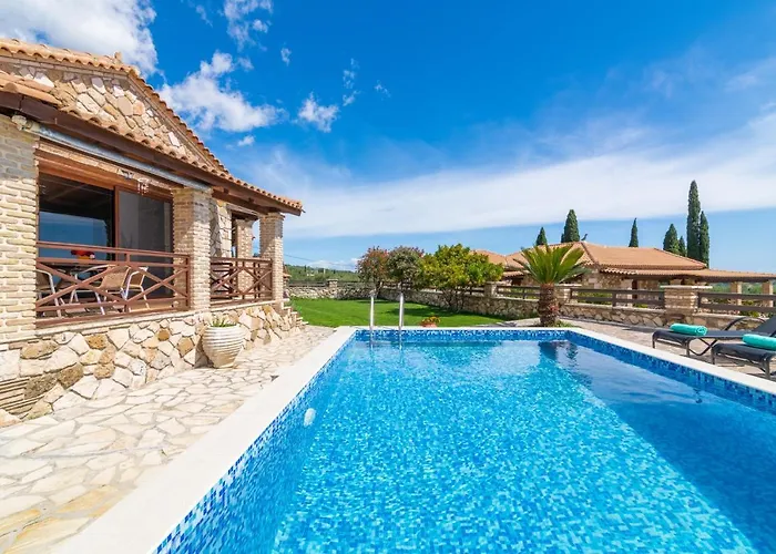 La Isla With Private Pool Villa Mouzákion