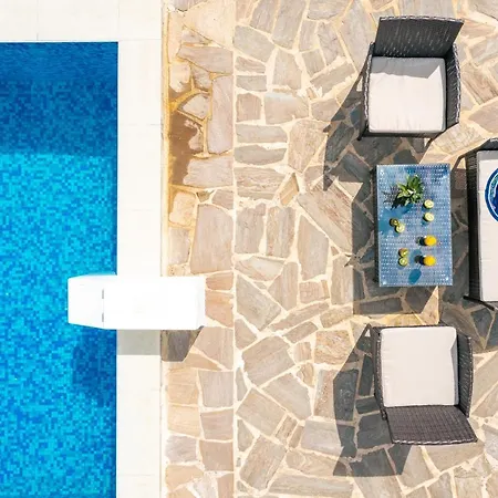 La Isla With Private Pool Villa