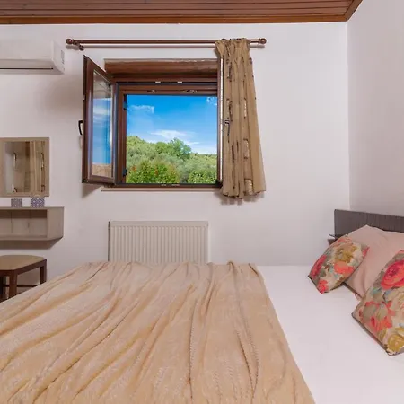 La Isla With Private Pool * Mouzákion