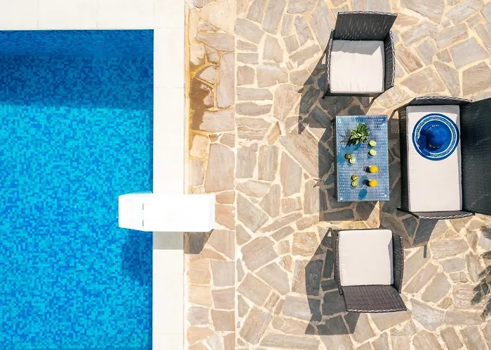 La Isla With Private Pool Villa
