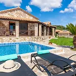 빌라 La Isla With Private Pool