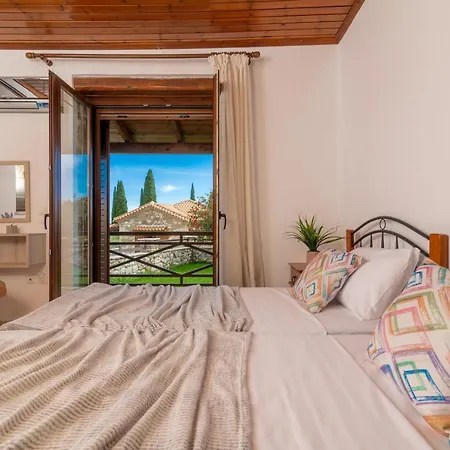 La Isla With Private Pool Μουζάκι